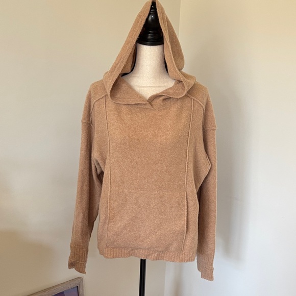 Free People Cozy Tan NWT Hooded Cashmere Sweater Size Small - Picture 1 of 5